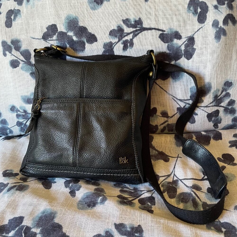 The Sak Iris / Lucia Crossbody Bag in Black Leather - Picture 2 of 14
